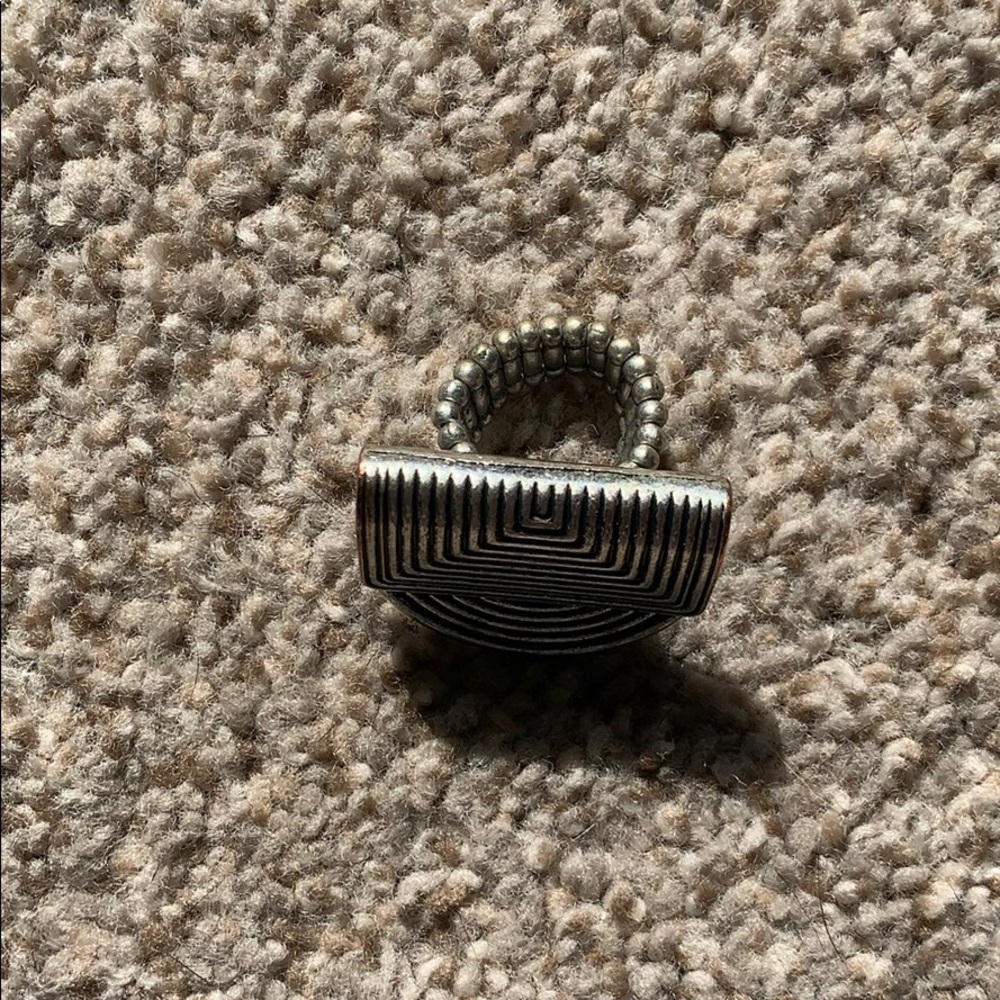 TRIBAL RING - Picture 2 of 5